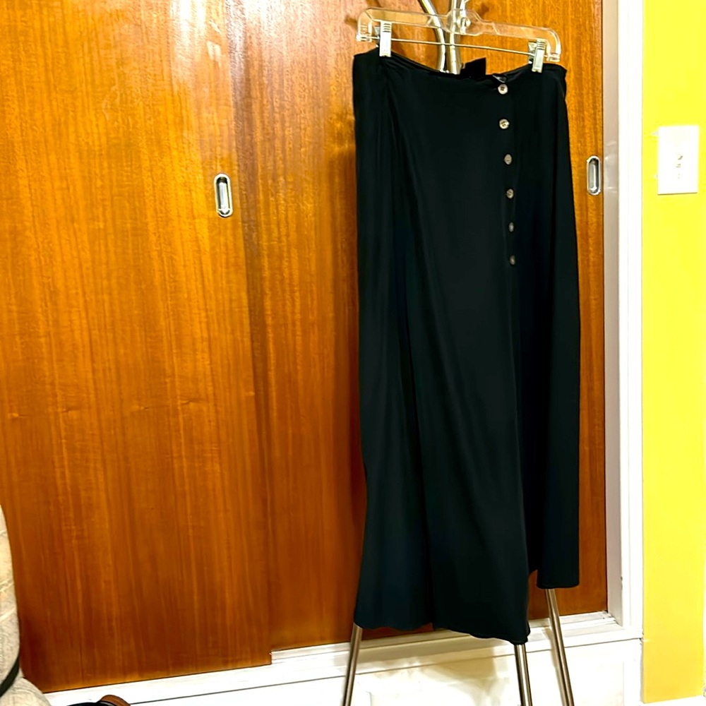 Very Good Used Condition.  Dry cleaned